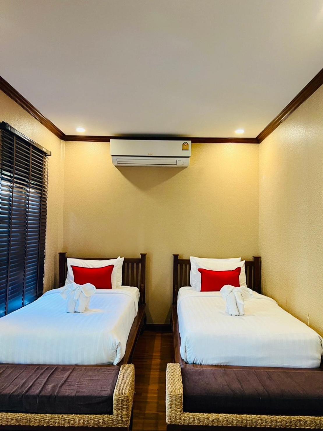 Yotaka Boutique Hotel Bangkok Bagian luar foto